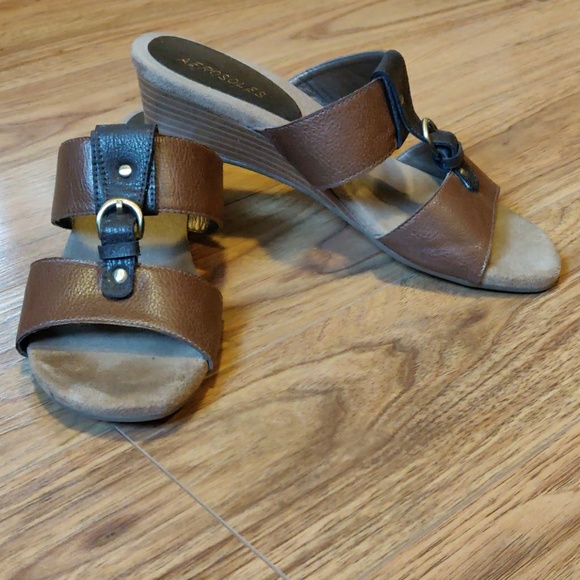 AEROSOLES Shoes - Like new Aerosoles Yet It Be wedge sandals